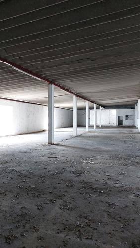 Bodega Comercial Con Amplio Patio De Maniobras ,en El Centro De Merida