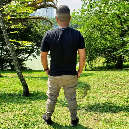 Calça camuflada com punho sales