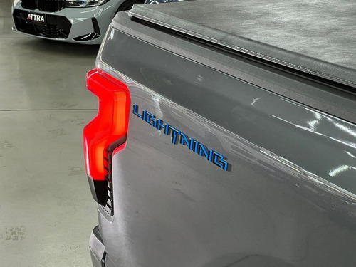 Ford F-150 Lightning 5.4 V-8 2p 2023