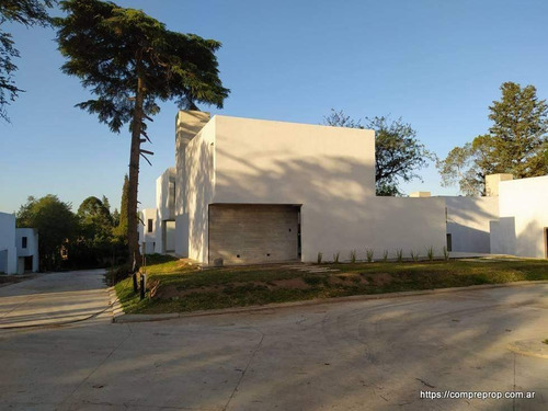 Imagen 17 de 21 de Housing La Carolina Village 3 Dor 3 Bños Oportunidad