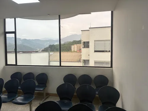Local En Arriendo En La Avenida Santader Manizales (279062298).