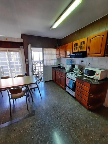 Imagen 6 de 14 de Departamento 240m2 Cubiertos Con 2 Cocheras - Ramos Mejia Sur