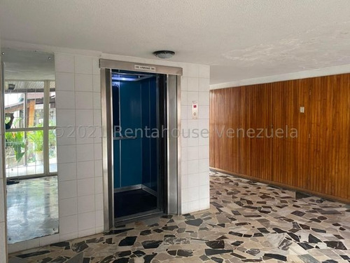 Imagen 4 de 15 de Venta De Lindo Apartamento En Cumbres De Curumo / Ofc 22-3407