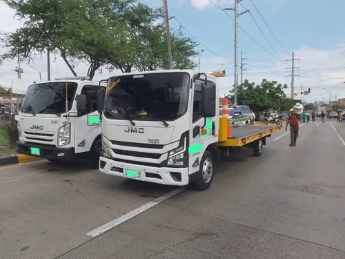 Hermosa Grúa Como Nueva 2024 Capacidad 5 Toneladas