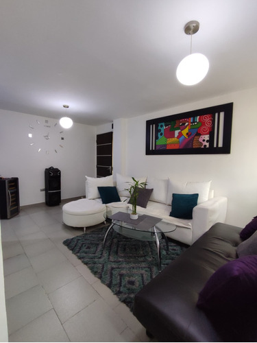 C-8705 Apartamento En Paraparal, Conjunto El Castaño