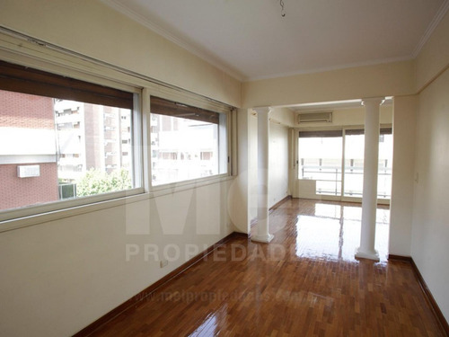 Imagen 9 de 30 de Impecable Piso De 5 Ambientes En Excelente Ubicacion Con Esp