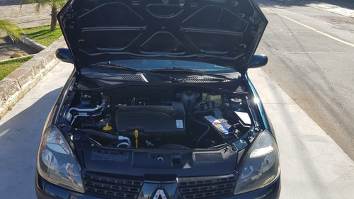 Clio Sedan Privilége 1.0 2006 Completo