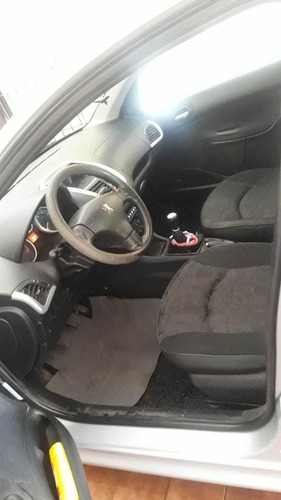 Peugeot 207 1.9 Sedan Xs 2011