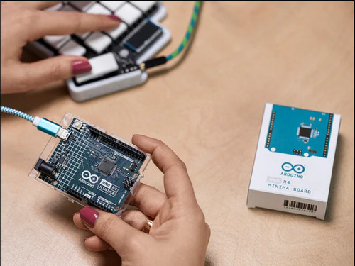 Arduino Uno R4 Minima Placa Original Italy