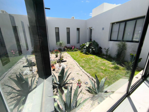 Venta Casa En San Sebastian Area 2 Golf - 5 Ambientes