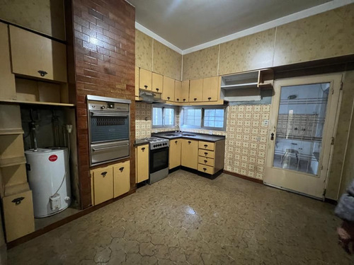 Venta De Casa Tipo Ph De Dos Pisos - 6 Ambientes - Ciudadela