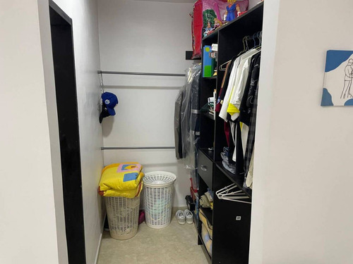 Iris H. Vende Apartamento (69m2). Guayabal .naguanagua.