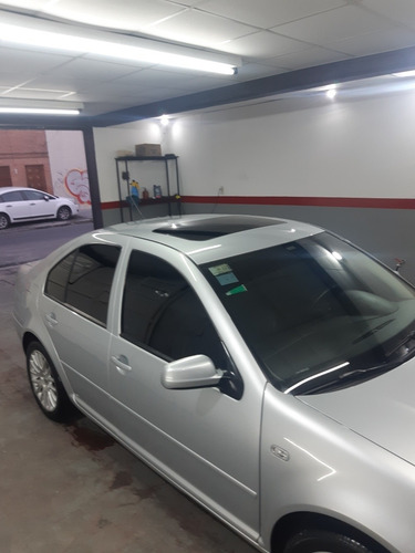 Volkswagen Bora 1.8 Highline T 180cv Cuero 2013