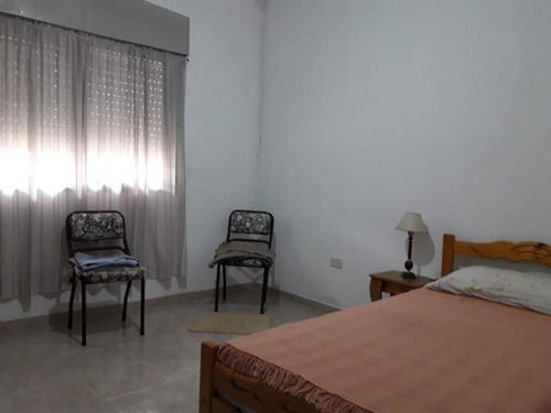 Imagen 6 de 12 de Casa 3 Amb. Con Patio, Jardin Y Cochera!!!