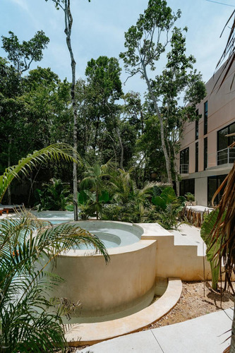 Casa En Venta De 3 Recàmaras Con Lock Off En Tulum (1087)