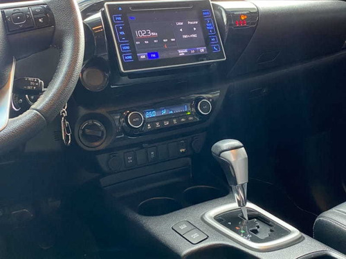 Imagem 6 de 15 de Toyota Hilux 2.8 Srv 4x4 Cd 16v 2017