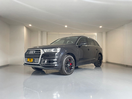 Audi Q7 3.0 V6 Select 5 Pasajeros At