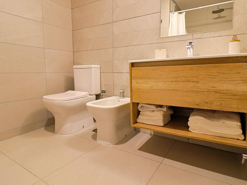 Venta De Monoambiente Con Terraza En Puerto Del Buceo - Unidad Con Renta.