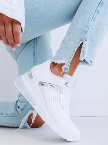 Zapatillas Sneakers Blancas Con Taco Escondido Y Plataforma