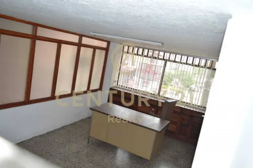 Local Comercial Con Deposito
