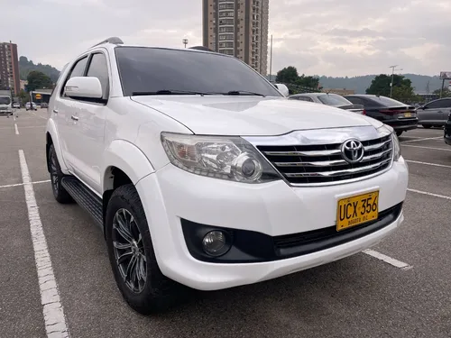 Toyota Fortuner 2.7 Sr5 4X2
