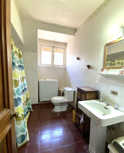 Casa En Venta De 6 Dorm. Frente A La Playa De Zapallar