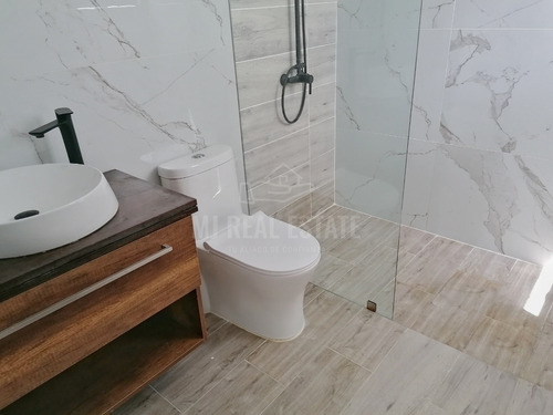 Imagen 8 de 13 de Apartamento En Bella Vista 2do Nivel 3 Habitaciones + 3 Aprqueos + Area Social