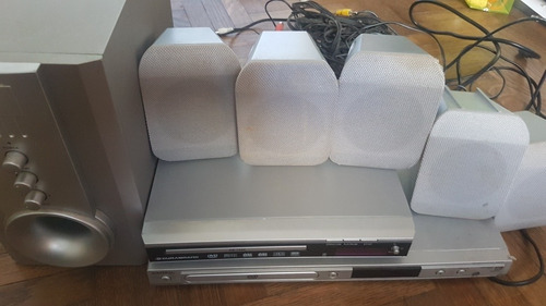 Lote De 2reproductores De Dvd + 6 Parlantes