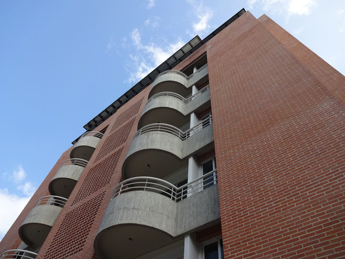 Imagen 2 de 15 de Se Vende Apt 84m2/2h/2b/2p/valle Alto/0953