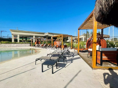 Casa Em Paulínia / Santorini Residencial Club