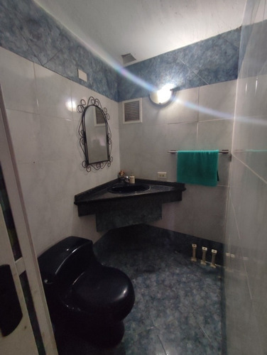 Imagen 23 de 25 de Amplió Town House En Llano Alto