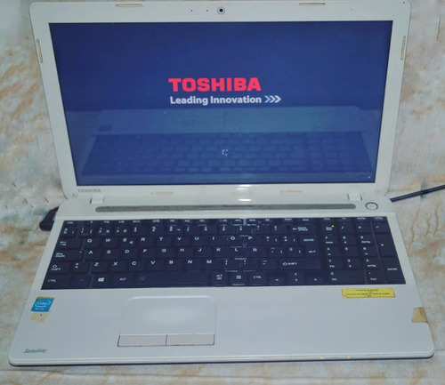 Laptop Toshiba Satélite C50 Blanca (Usado)