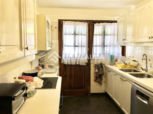 Casa Gran Paisajismo En Venta 4d-4b En Lo Barnechea