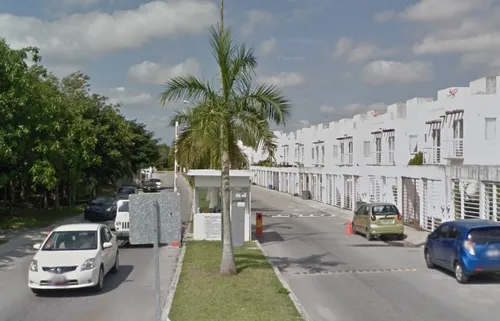Cancun Hermosa Casa En Porto Pisa, Excelente A 25 Min De Las Hermosas Playas De Cancún, Plazas Comerciales, Escuelas, Centros Turísticos Y De Trabajo. Condominio Privado Acceso Controlado