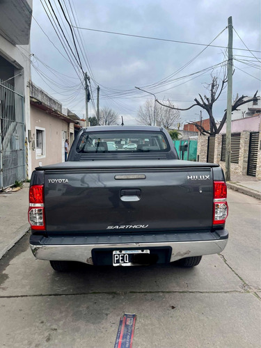 Imagen 6 de 13 de Toyota Hilux 3.0 Cd Sr 171cv 4x2 - B3 2015