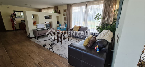 Parcela En Arriendo 5 Dormitorios Condominio