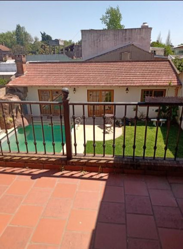 Casa En Venta - 4 Dormitorios 3 Baños - Quincho Pileta - 348mts2 - Don Torcuato