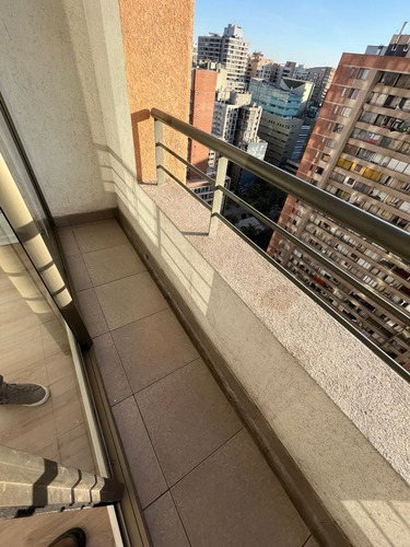 Departamento En Venta De 1 Dorm Morande 626 ,santiago