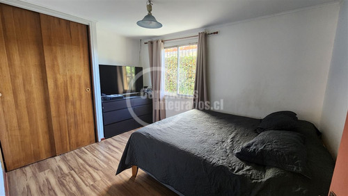 Casa En Venta De 5 Dorm. En Macul