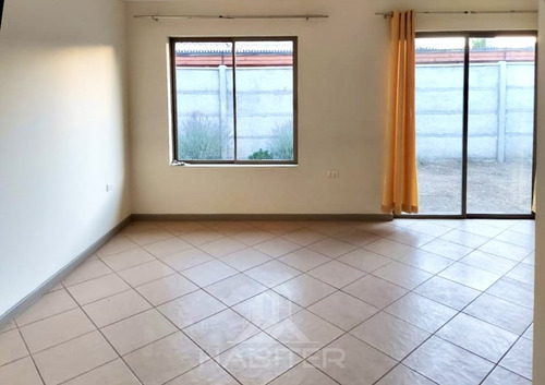 Casa En Arriendo De 3 Dorm. 2 Baños En Curicó