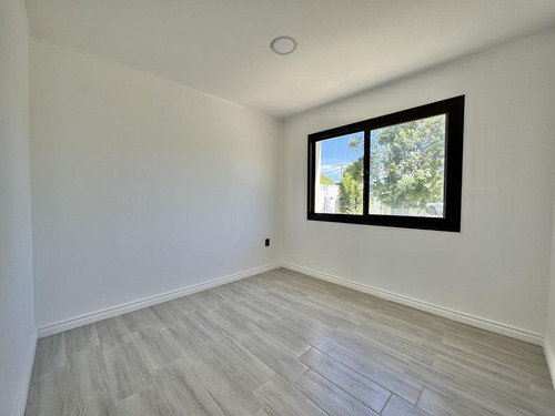 Colonia - Venta De Casa De 2 Dormitorios Con Jardin En Excelente Zona