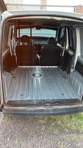 Imagen 5 de 6 de Renault Kangoo 2016 1.6 Furgon Ph3 Confort 1plc