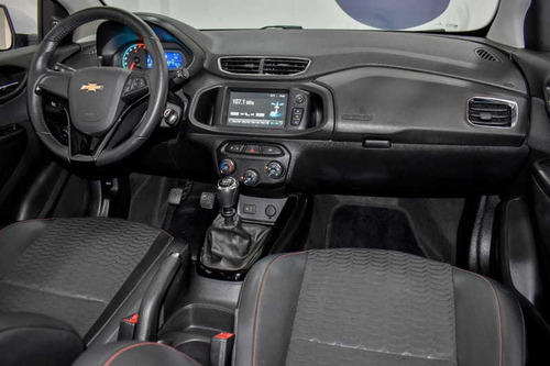 Imagem 8 de 15 de Chevrolet Onix 1.4 Mpfi Ltz 8v Flex 4p Mec 2017