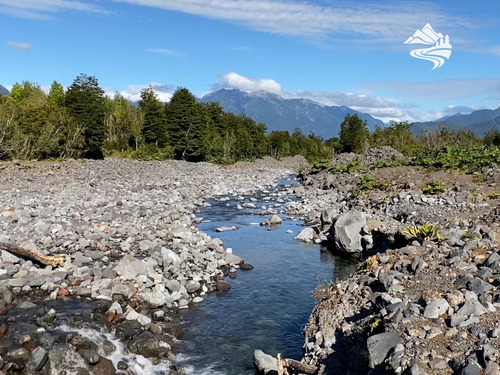 Macrolotes Con Río A 40 Minutos De Puerto Montt