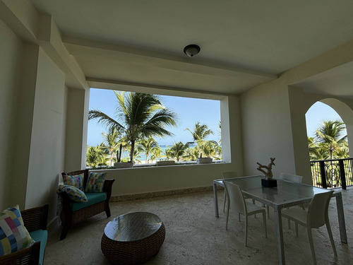 Venta Apartamento En Primera Linea De Playa Cap Cana, Punta Cana.