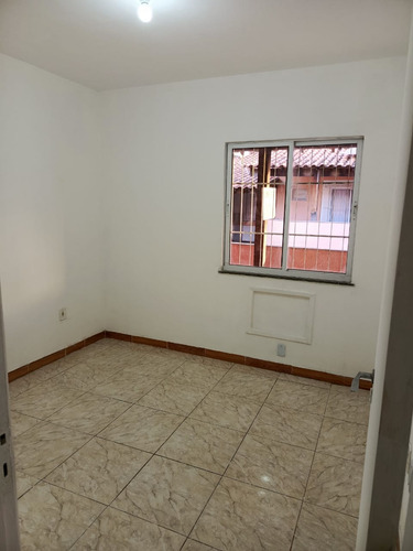 Casa 2 Quartos, Garagem Coberta, Varanda, Condomínio Fechado