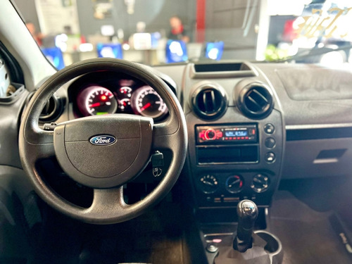 Ford Fiesta 1.0 ROCAM SE SEDAN 8V FLEX 4P MANUAL