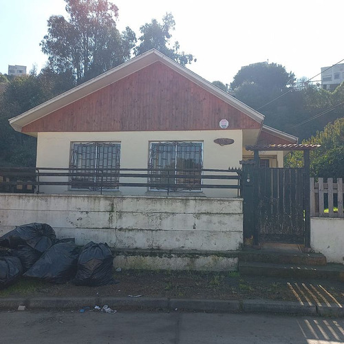 Sitio De 1.100 Mts Con Casa, En Llolleo