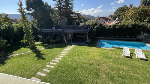 Casa En Venta De 7 Dorm, 2 Suite ,4 B ,en Lo Barnechea