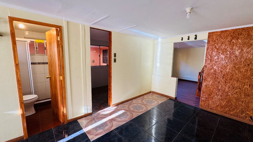 Se Vende Amplia Casa Sector Las Torres 4 Dorm Regularizada